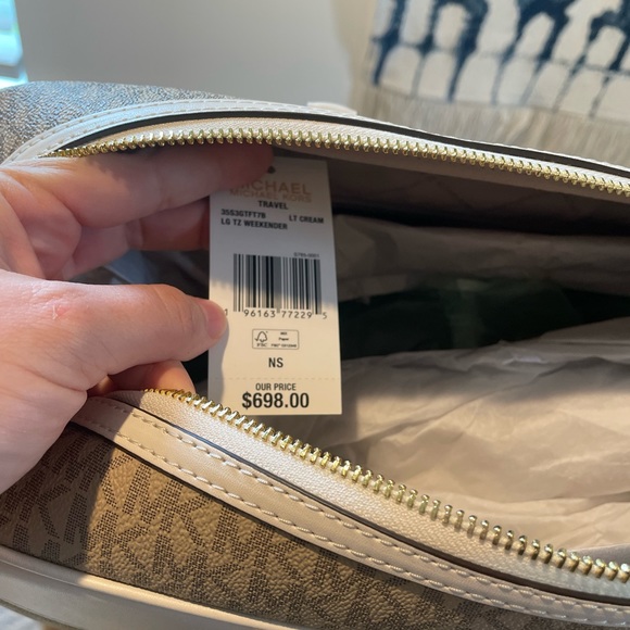 Overnight duffel bag - Picture 2 of 4